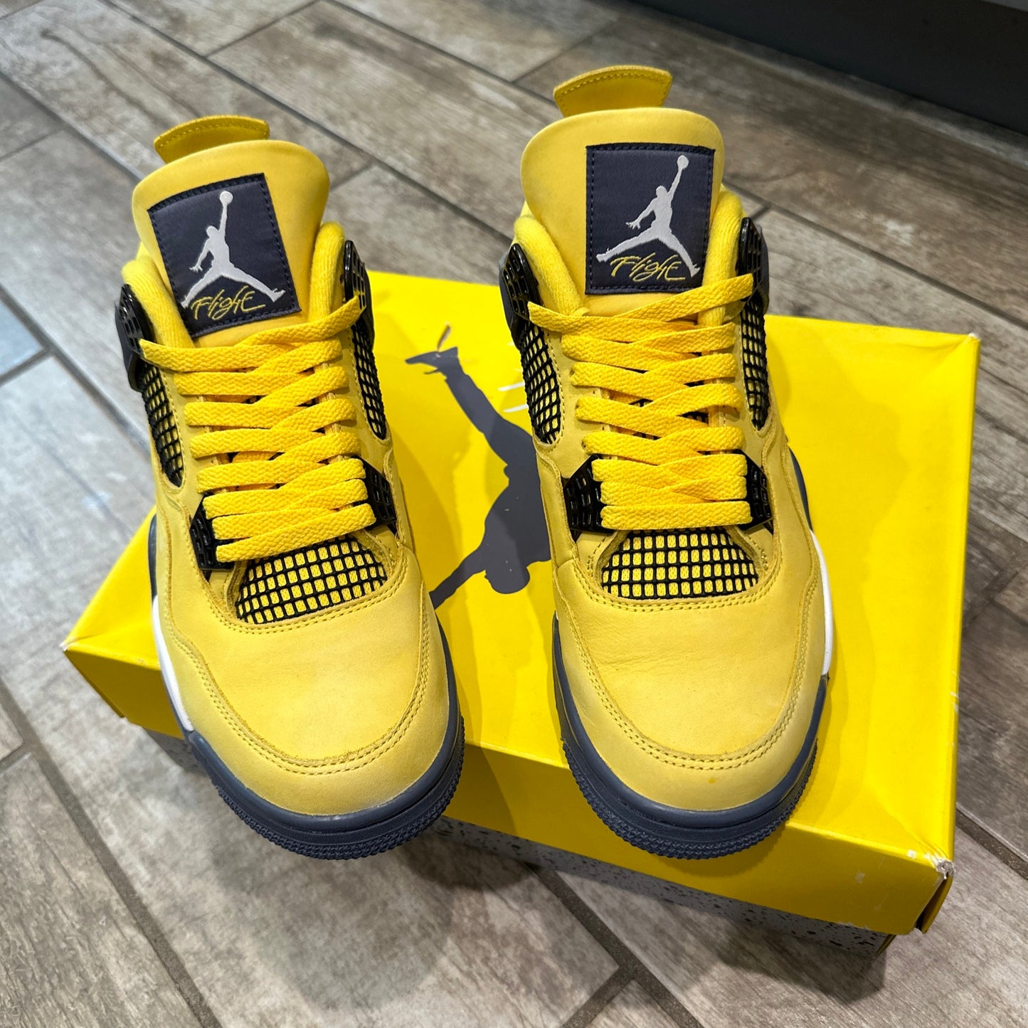 Jordan 4 Lightning