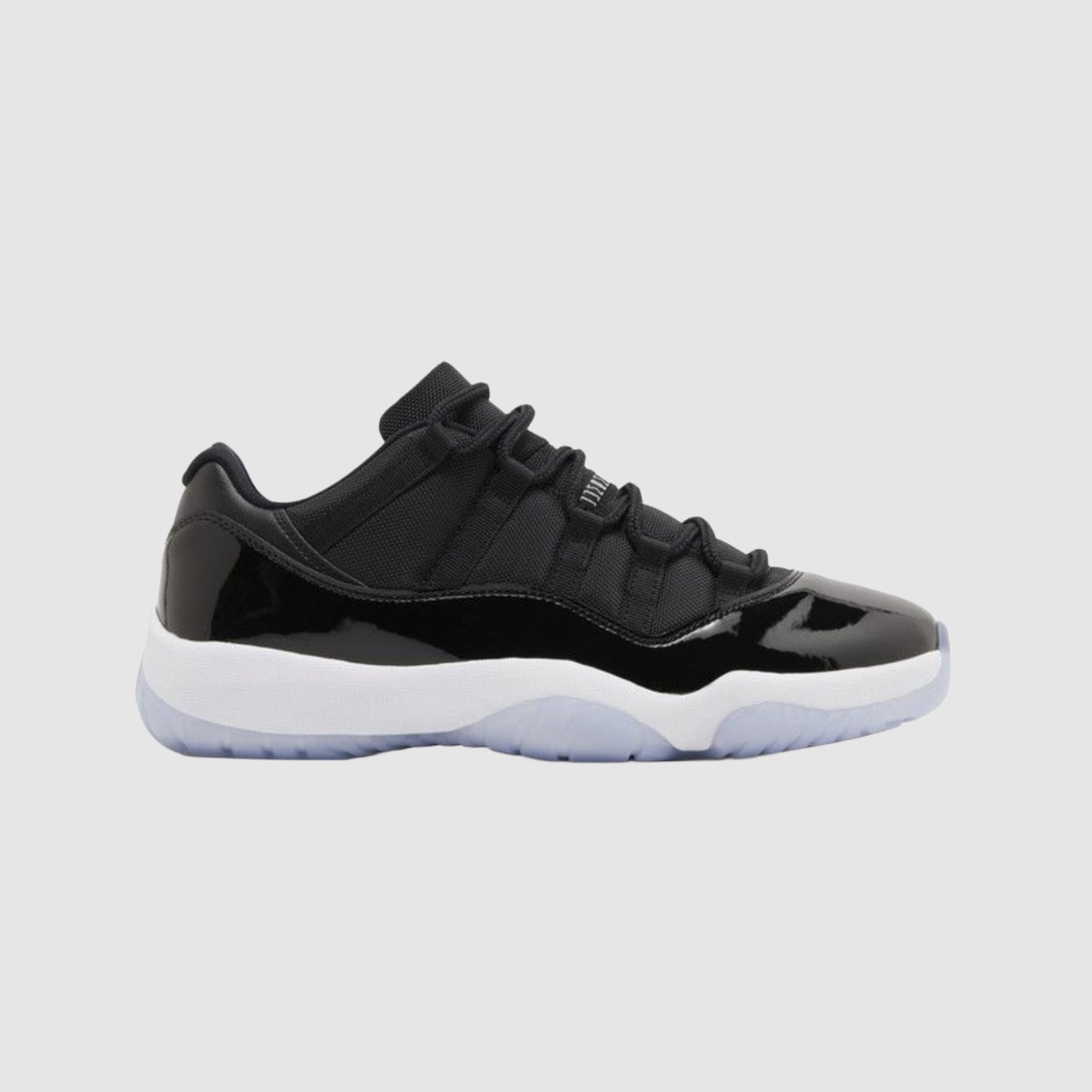 Jordan 11 Low space jam